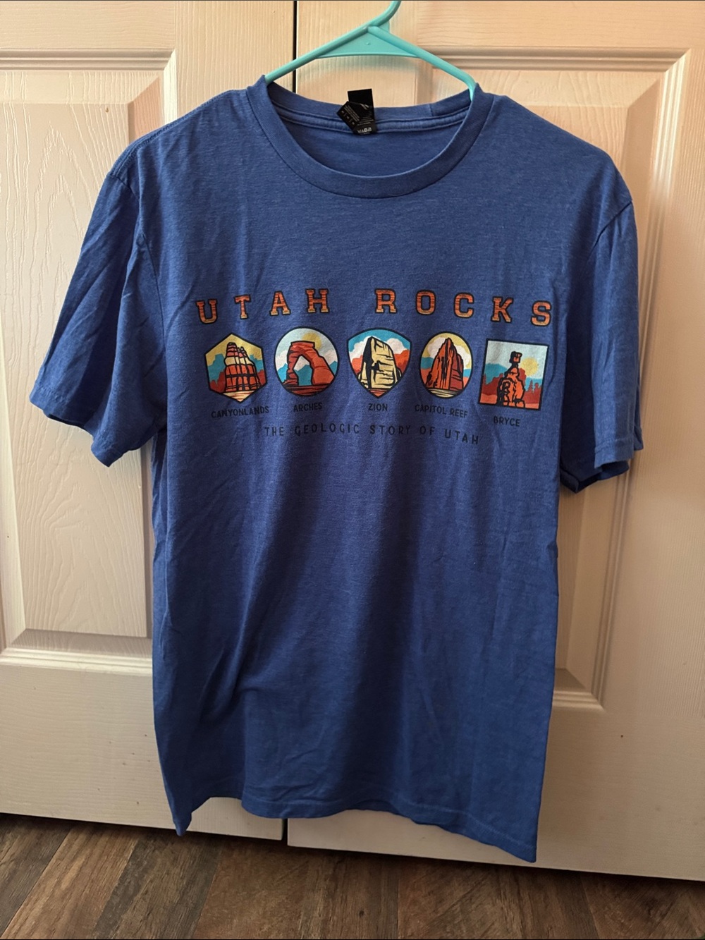 District Utah Rocks Graphic Tee - Blue Size Medium